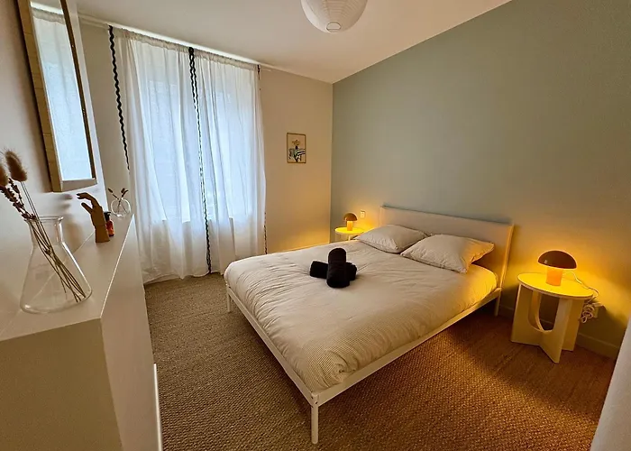 Appartement Grand Rdc 6 Pers Stationnement Gratuit Arras